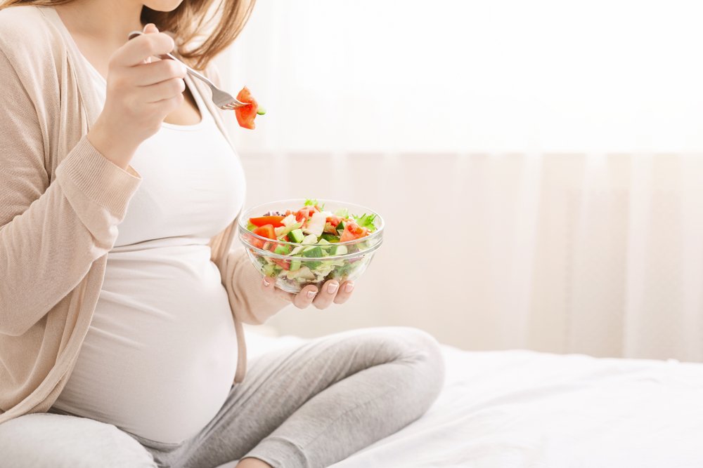 Zoutarm eten tijdens de zwangerschap: hier moet je op letten